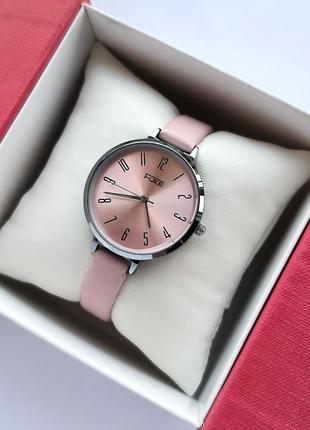 Наручний годинник жіночий шкіряний ремінець в рожевому кольорі