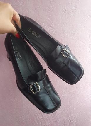 Черные итальянские кожаные туфли с бряшкой