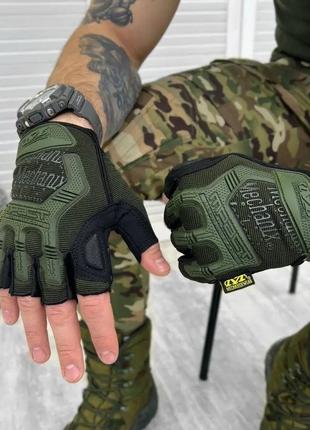 Беспалые перчатки Mechanix Logo с защитными резиновыми накладк...
