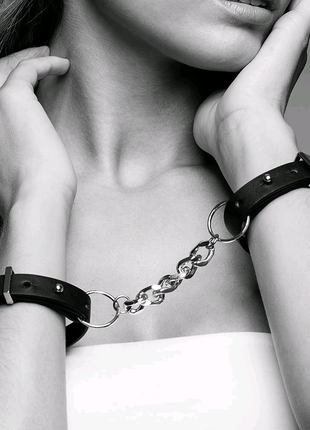 Наручники з екошкіри Bijoux Indiscrets Maze – Thin Handcuffs Blac