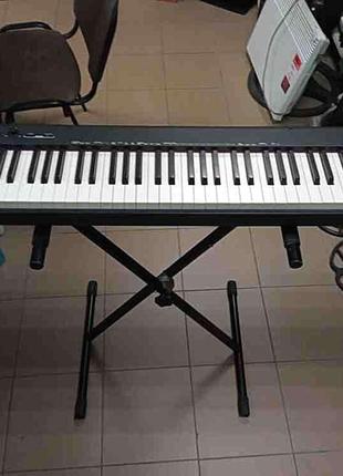 Синтезатори, піаніно та midi-клавіатури Б/У Casio CDP-S100BK