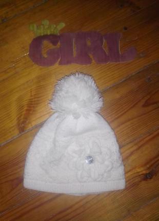 Тепла в'язана шапочка біла шапка на дівчинку розпродаж