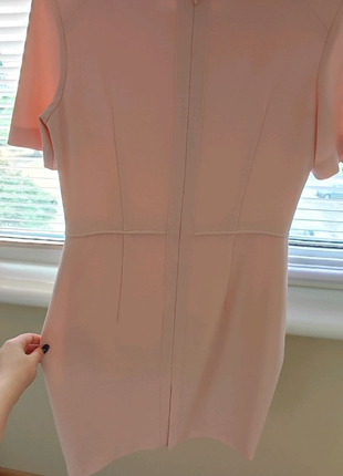 Гарна сукня персикового кольору