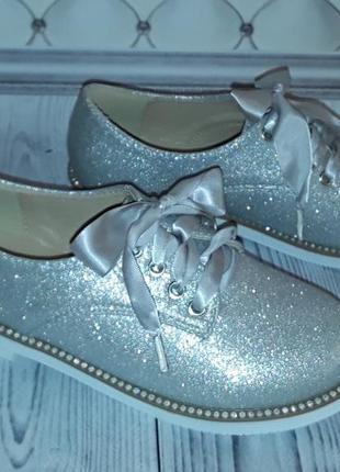 Туфлі-оксфорди, туфлі на шнурках, туфлі дівчинці срібло