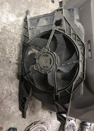 Бу вентилятор радиатора в сборе Renault Laguna 2 , 8200025635