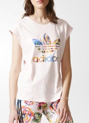 Футболка adidas floralita. розовая футболка. женская футболка