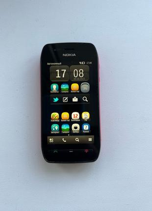 Nokia 603 з NFC, Wi-fi, GPS і добрим приймачем на зв'язок.