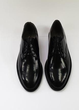 Мужские черные туфли