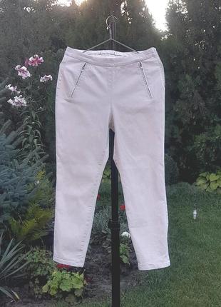 Молочно-белые укороченные эластичные брюки