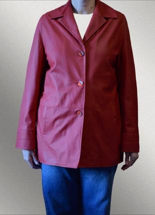 Женский пиджак кожаный красный