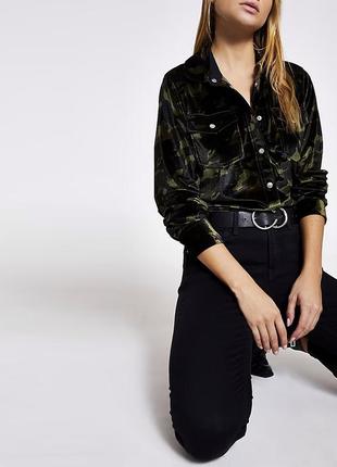 Стильна велюрова камуфляжна сорочка "river island" на кнопках....