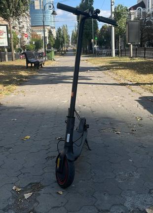Електросамокат Xiaomi Mi Electric Scooter Pro 2 Black