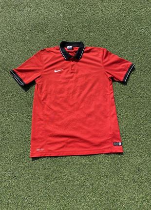 Тренировочная красная футбольная  футболка, nike, размер  m, д...