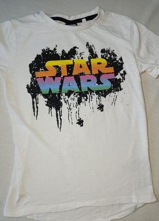 Футболка star wars. белая футболка с принтом star wars