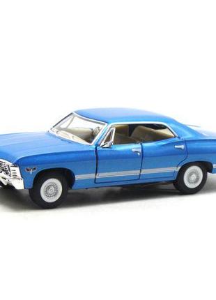 Машинка металлическая "Chevrolet Classic Impala 1967", голубой
