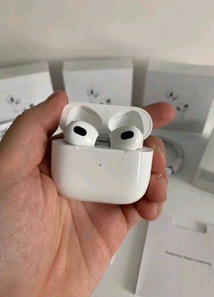 Airpods 3

Чохол в подарунок до кожної пари навушників