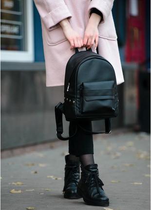 Черный женский рюкзак
