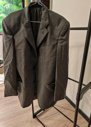 Мужской серый пиджак в идеальном состоянии, размер м-л