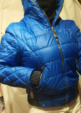 Куртка 40/L/48 з капюшоном коротка яскраво синя
