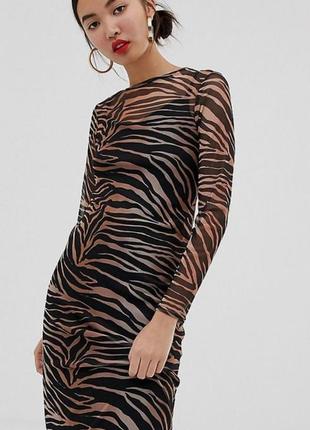Платье с сеткой и тигровым принтом