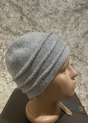 Зимняя женская шапка теплая