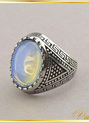 Симпатичное кольцо c голубым лунным камнем