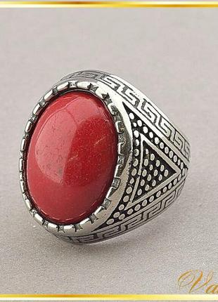 Оригинальное кольцо c красным кораллом