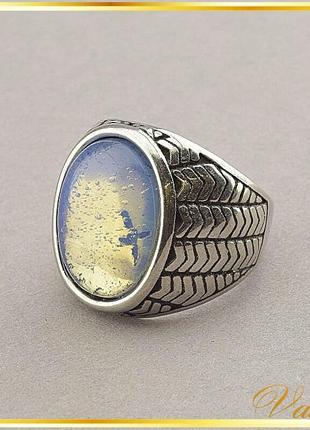 Модное кольцо c голубым лунным камнем