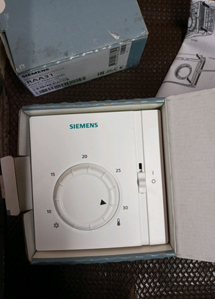 Терморегулятор комнатный Siemens RAA31