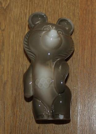 Олимпийский мишка фигурка статуэтка фарфор 13 см.
