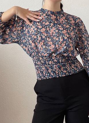 Новий модний топ/блузка з квіточками