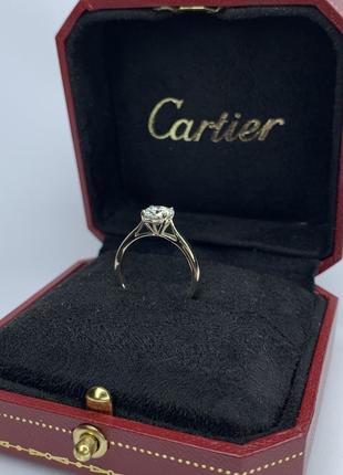 Каблучка в білому золоті з діамантом в стилі Cartier.