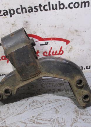 Кронштейн двигателя Mitsubishi MB260816, MB436845 277925 Mitsu...