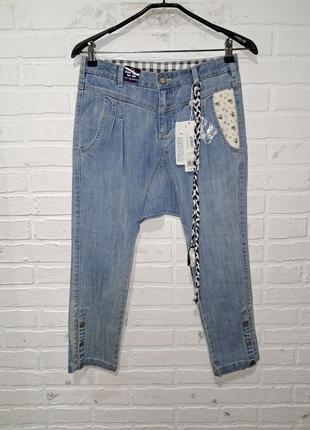 Новые очень красивые крутые джинсы на девочку 10 лет