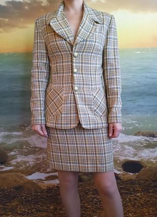 Классический  деловой женский костюм пиджак с юбкой в клеточку...