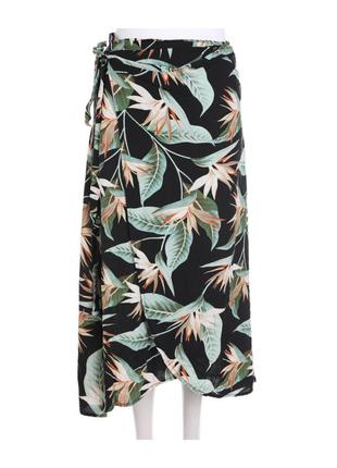 Пляжная летняя юбка-миди на запах вискоза яркий цветочный прин...