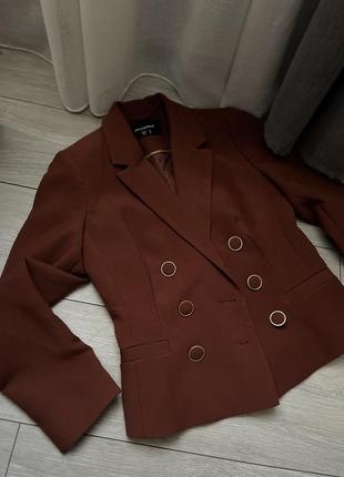 Вінтажний коричневий піджак