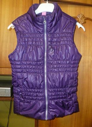 Фирменная теплая жилетка,как куртка в идеале,7-8 лет рост 128 см