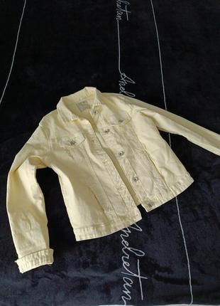 Джинсовый пиджак желтого цвета на девочку подростка