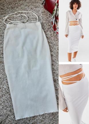 Мега крутая белая юбка карандаш в рубчик миди с поясом перепле...