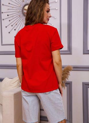 Женская футболка красного цвета с надписью 198R007