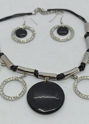 Набор комплект женской бижутерии ожерелье и сережки из серебри...
