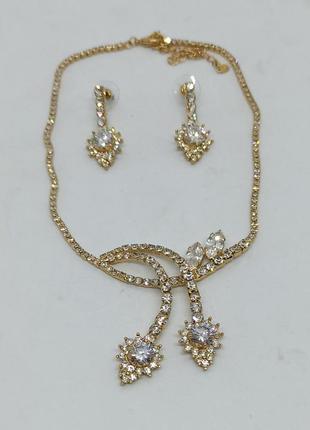 Комплект набор женской бижутерии ожерелье и серьги из золотист...