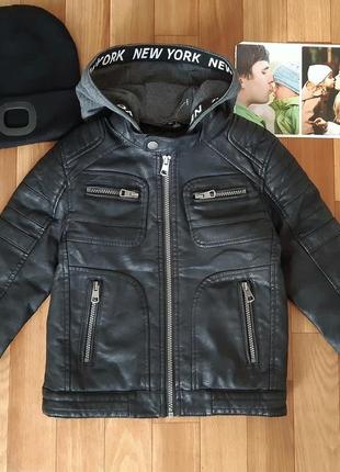 Стильная кожаная куртка в байкерском стиле c&a 5-7лет