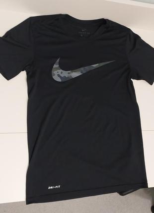 Футболка nike tee dri-fit