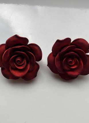 Сережки троянди