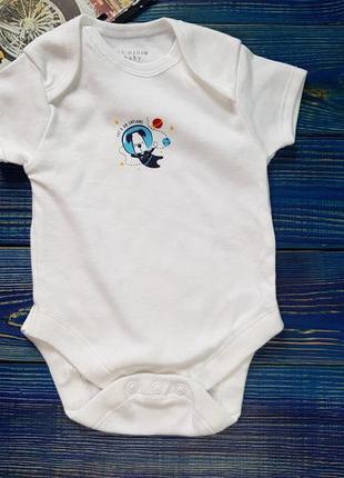 Бодик нательный для мальчика новорожденного на 0-3 месяца primark