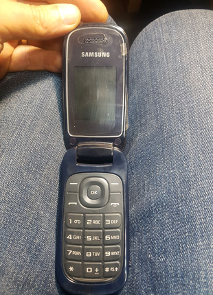 Samsung E1270  майже новий