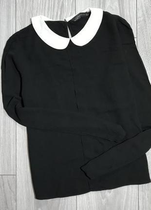 Блуза черного цвета с белым воротничком. размер 34