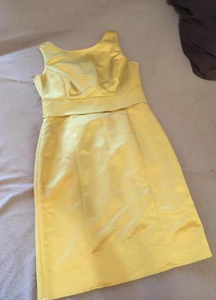 Желтое платье металлик плотное, без рукавов, новое